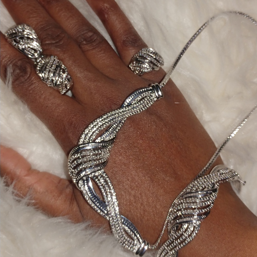 1/4ct Diamond Accent Necklace Set